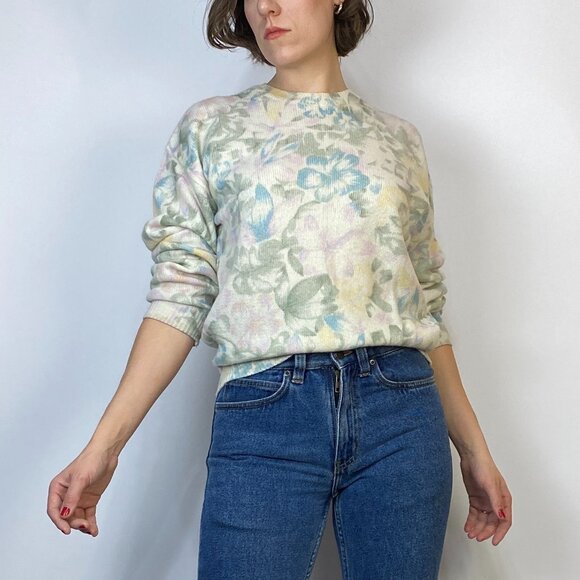 Vintage 1980s PASTEL Floral ANGORA Wool Sweater! Medium - Picture 7 of 9